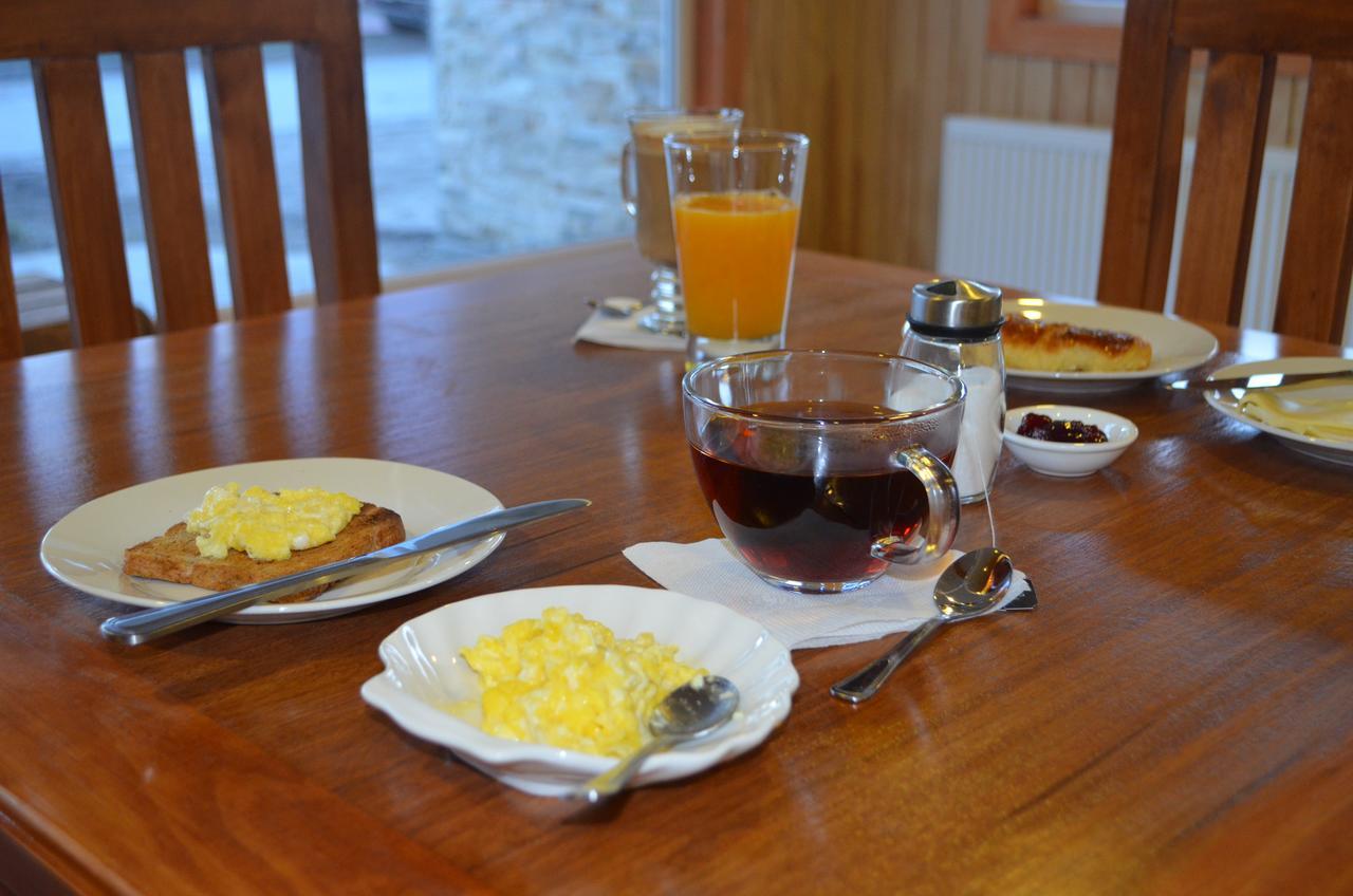 Hostal Camino De Santiago Пуерто Наталес Екстериор снимка